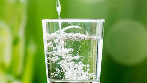 drick vatten ont i magen